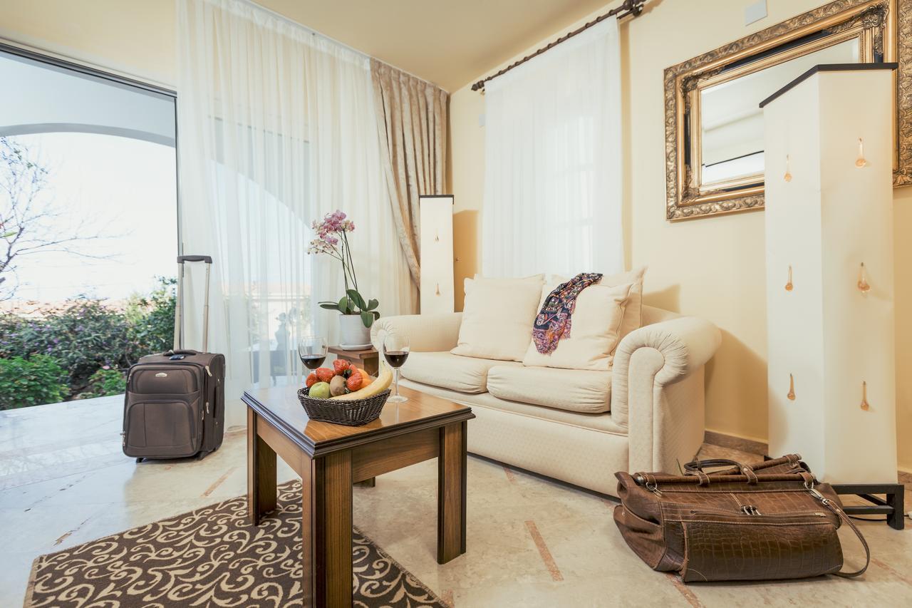 Bellapais Gardens Pansiyon Dış mekan fotoğraf